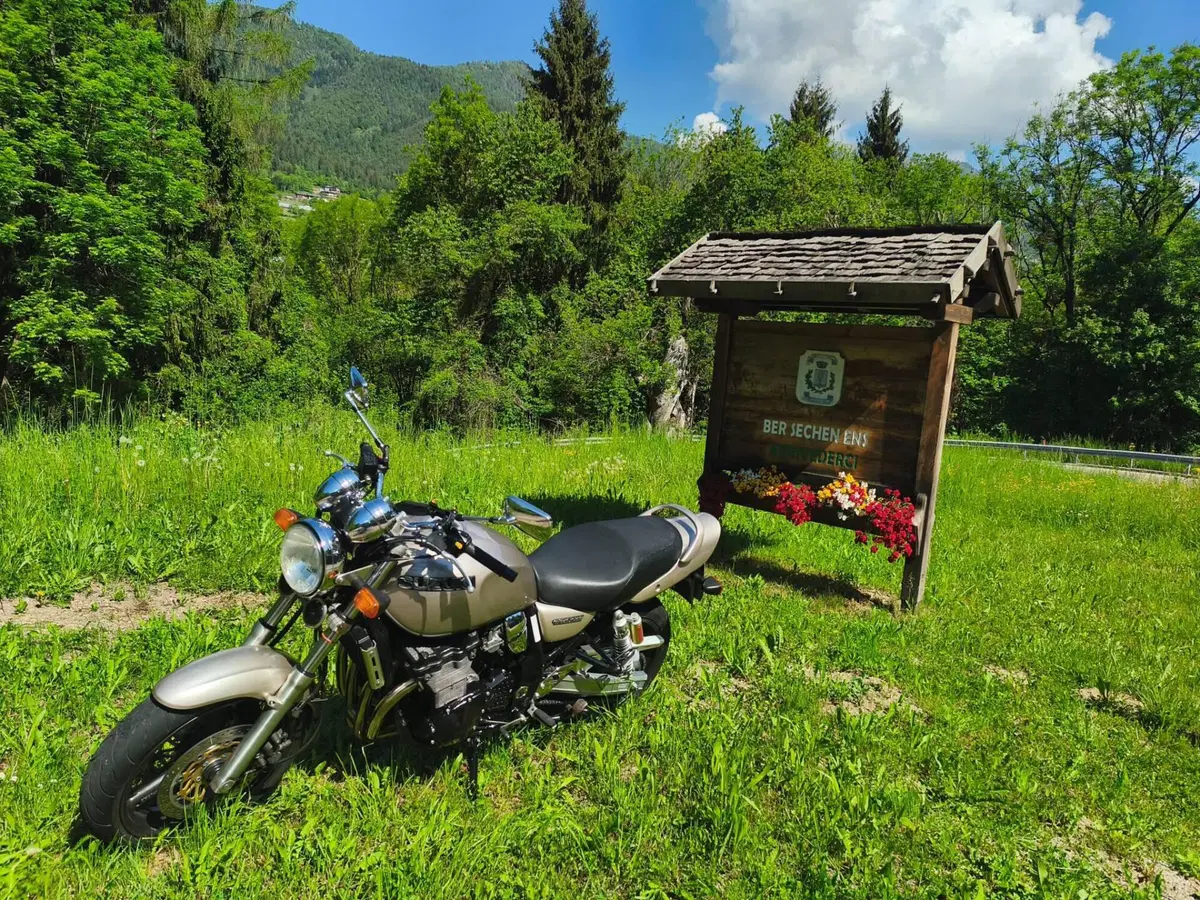 Suzuki GSX 750 (1998 - 03) (4)