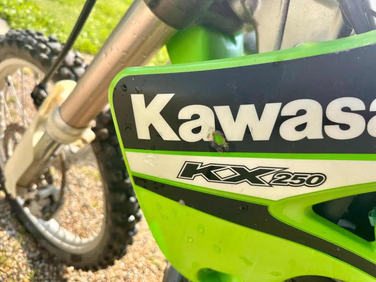 Kawasaki KX 250 (2007) (8)