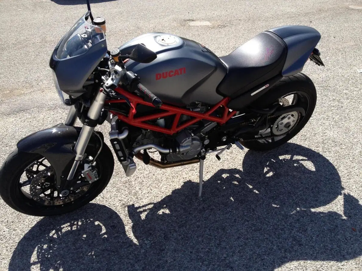 Ducati Monster S4R Testastretta (4)