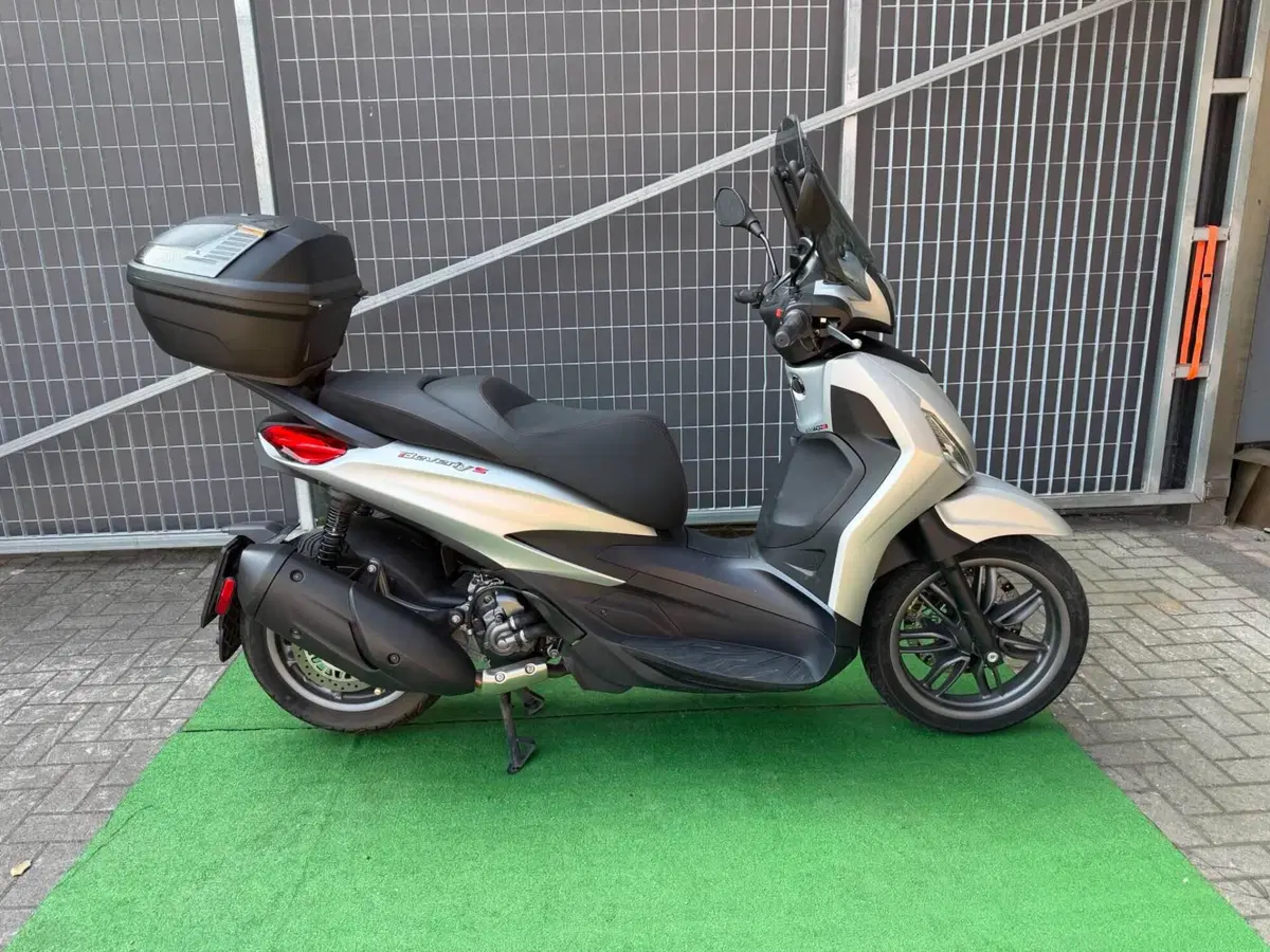 Piaggio Beverly 300 ABS-ASR (2021 - 25)
