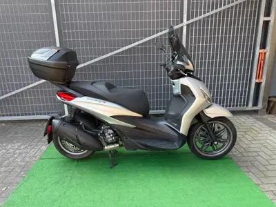 Piaggio Beverly 300 ABS-ASR (2021 - 25) usata