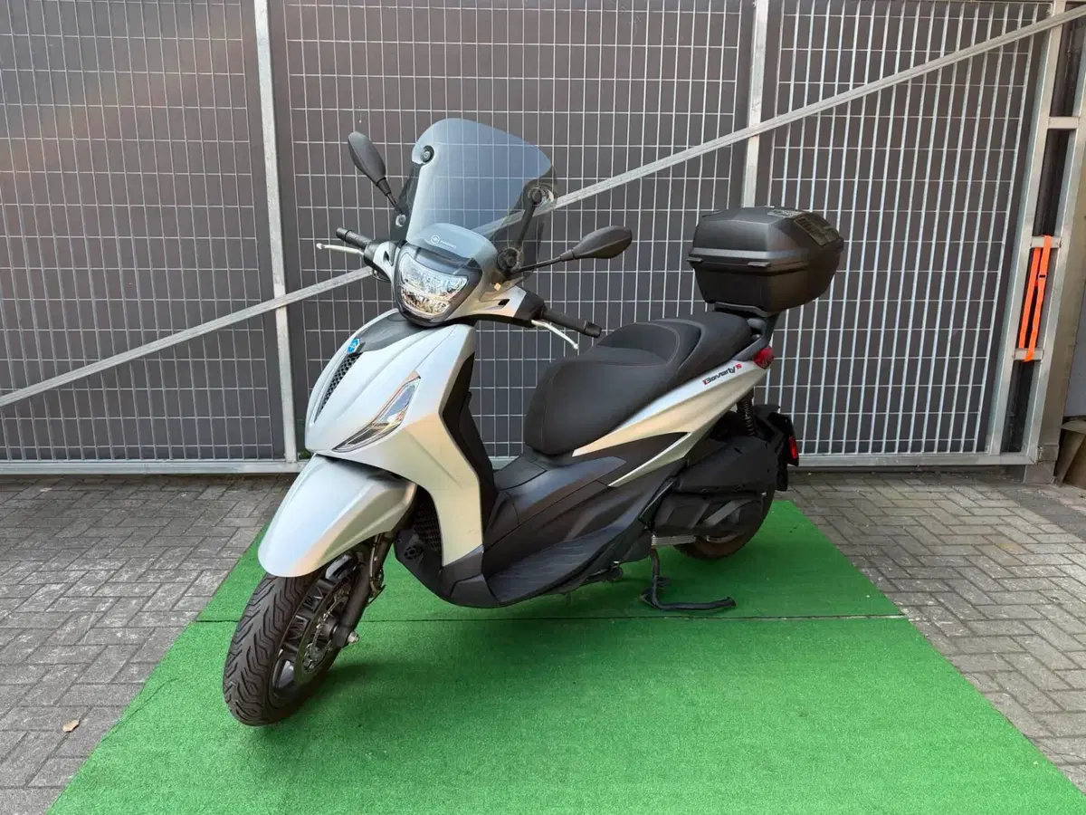 Piaggio Beverly 300 ABS-ASR (2021 - 25) (3)