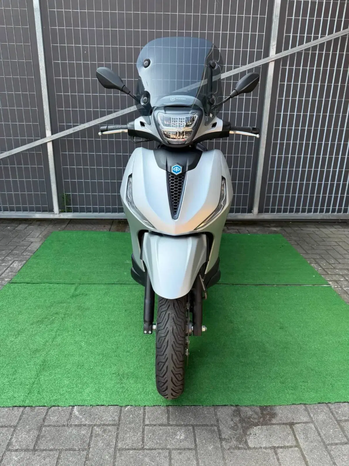 Piaggio Beverly 300 ABS-ASR (2021 - 25) (5)