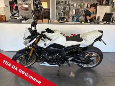 Yamaha FZ8 (2010 - 12) usata