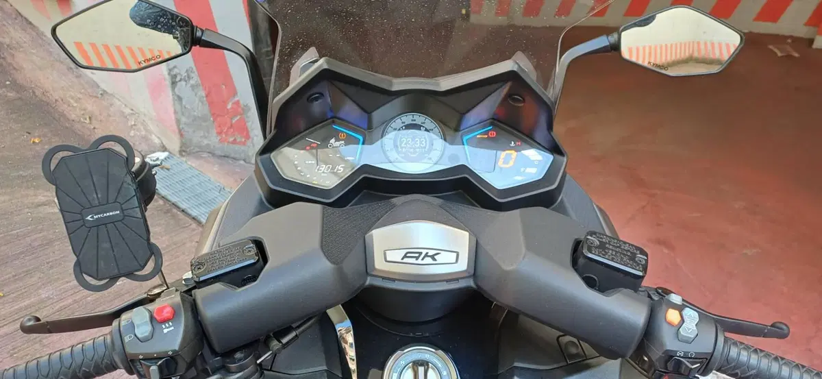 Kymco AK 550 ETS (2021 - 26) (9)