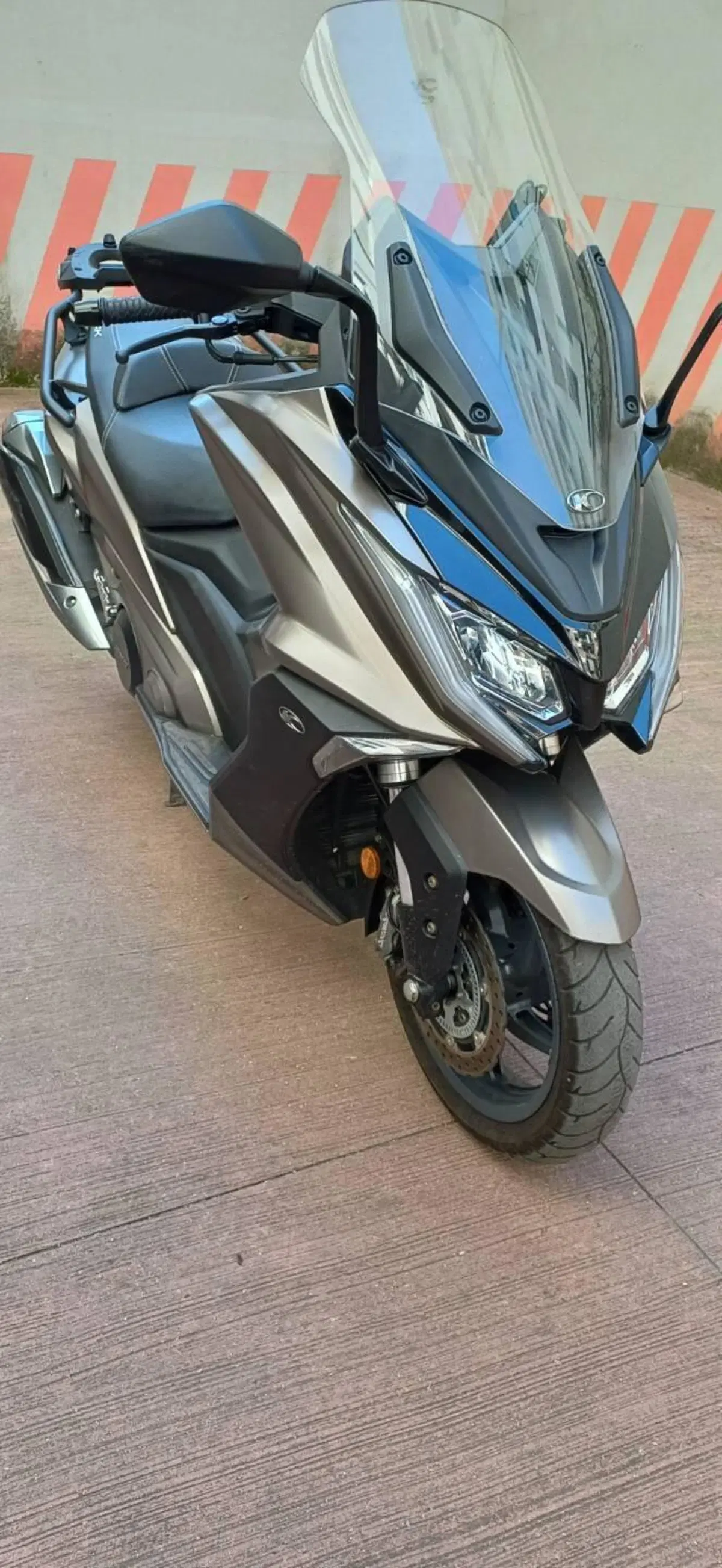 Kymco AK 550 ETS (2021 - 26) (2)