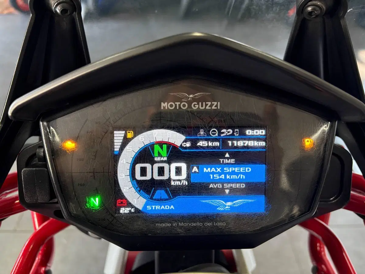 Moto Guzzi V85 TT (2021 - 23) (7)