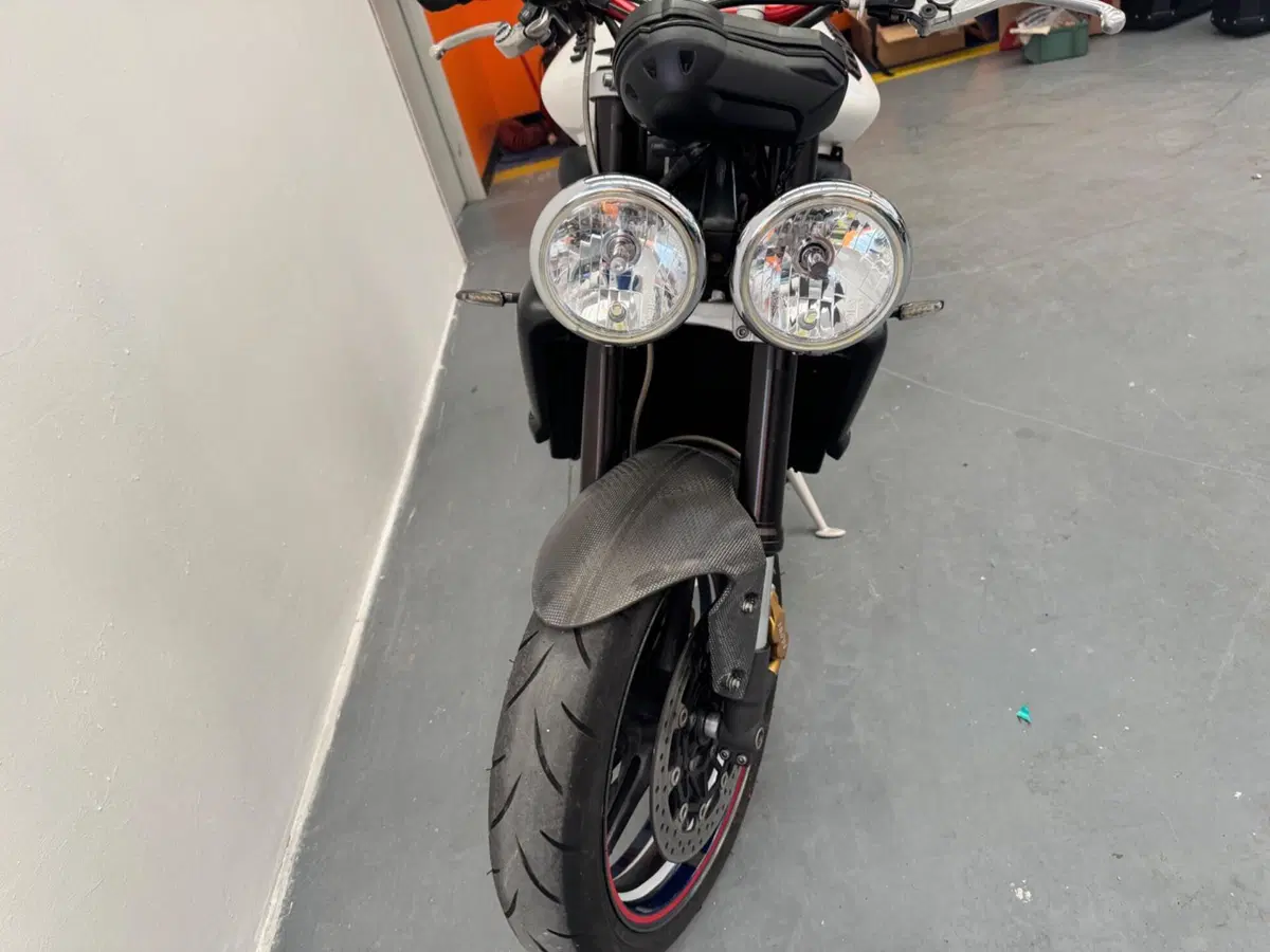Triumph Street Triple R (2009 - 12) (5)