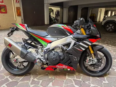 Aprilia Tuono V4 Factory (2019 - 20) usata
