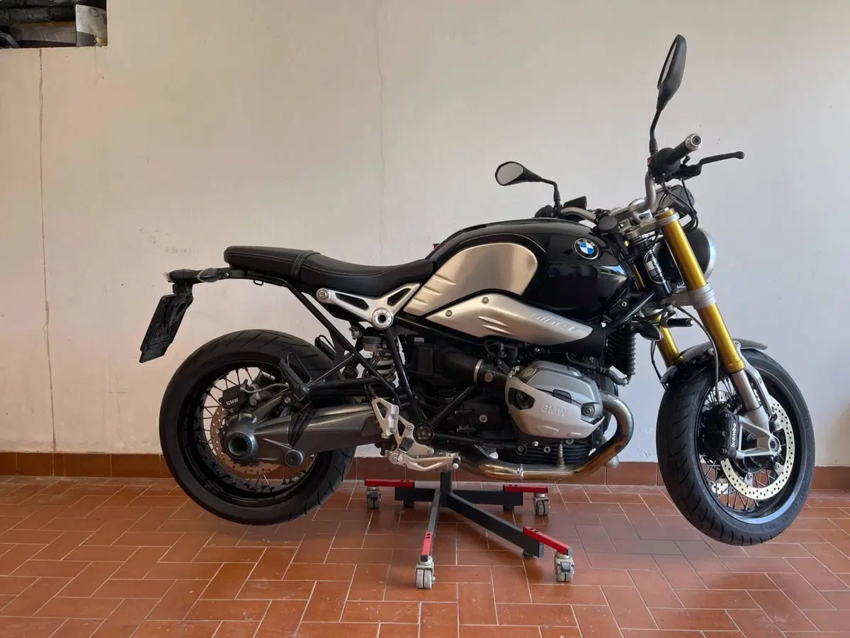 Bmw R nineT 1200 (2014 - 16) (2)