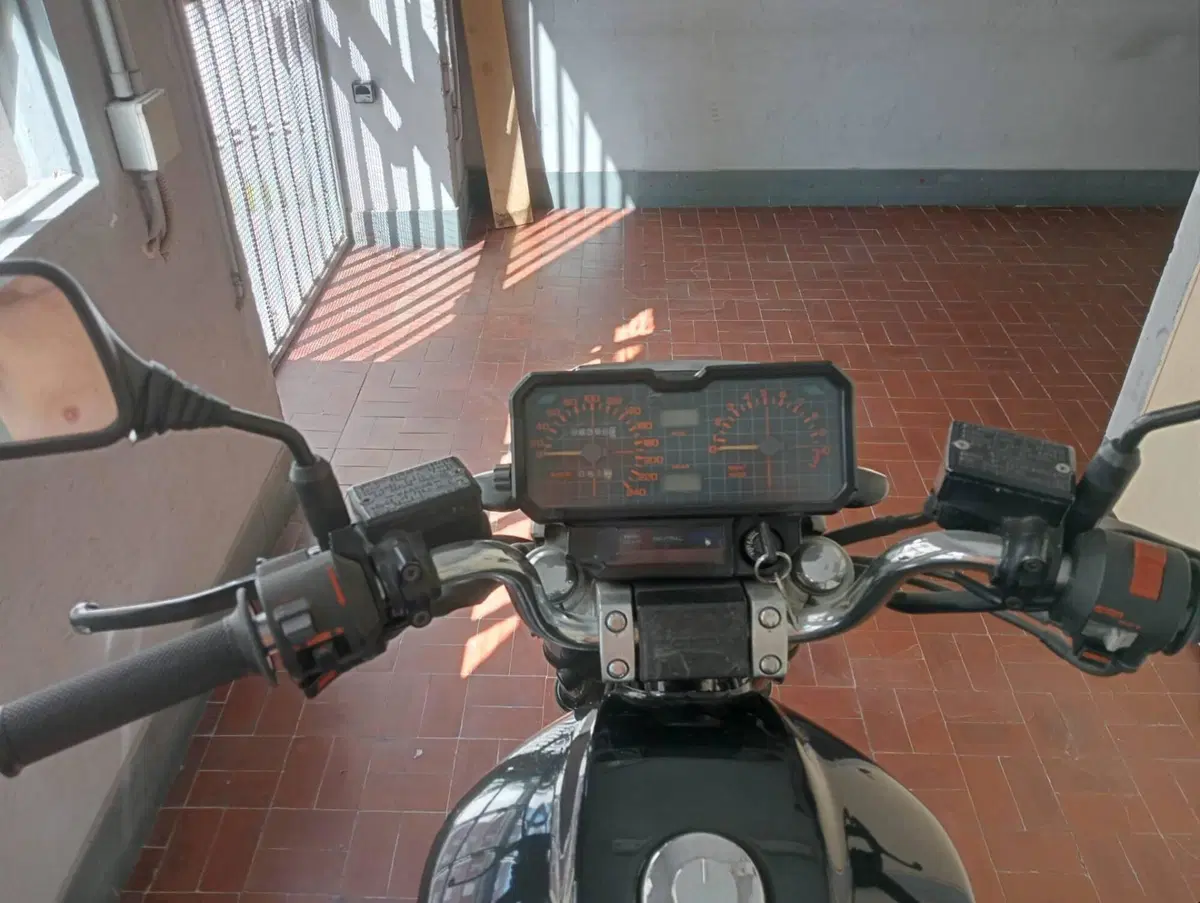 Honda NigtHawk (5)