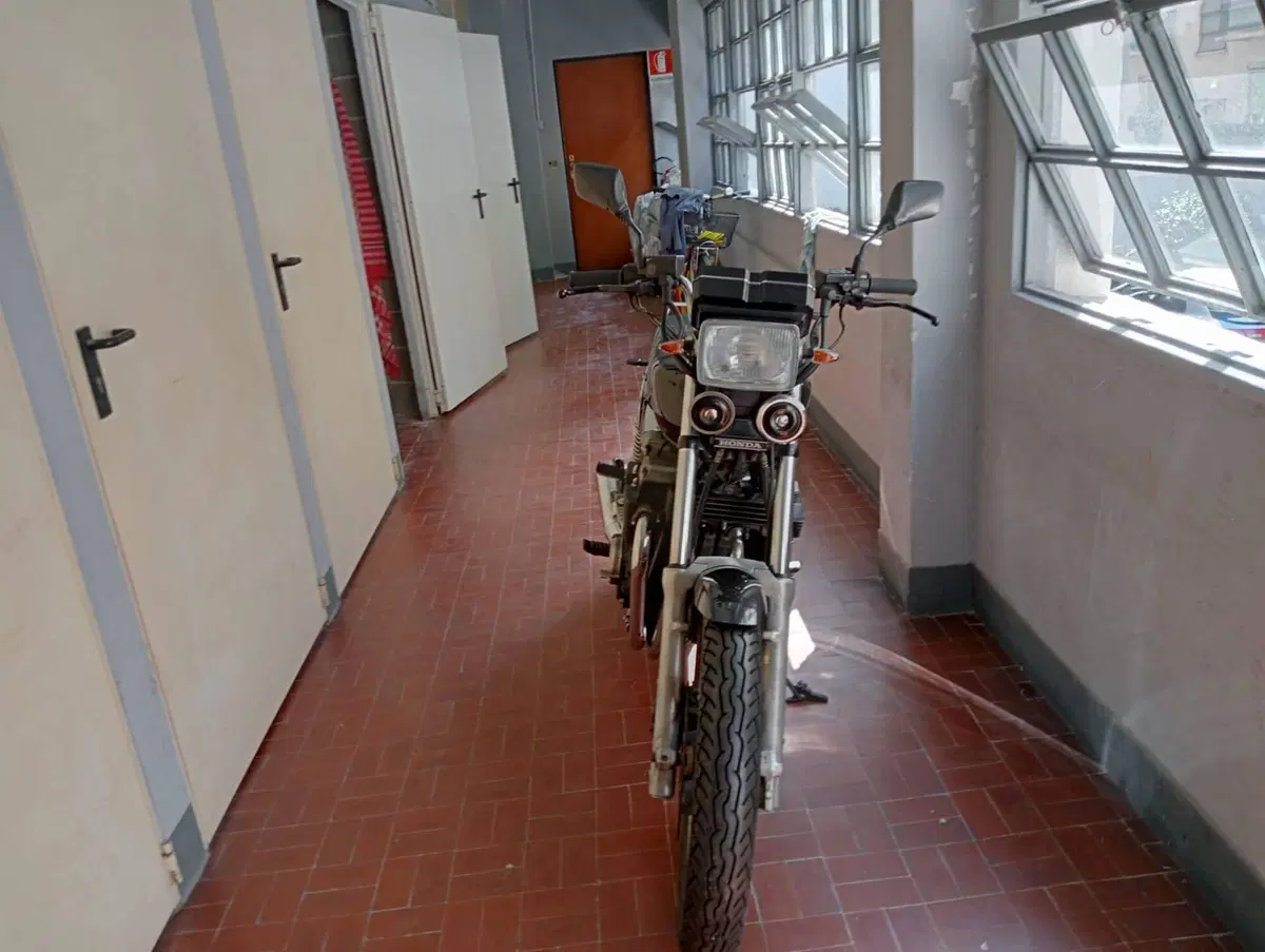 Honda NigtHawk (4)