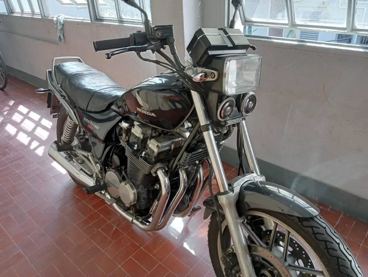 Honda NigtHawk (3)