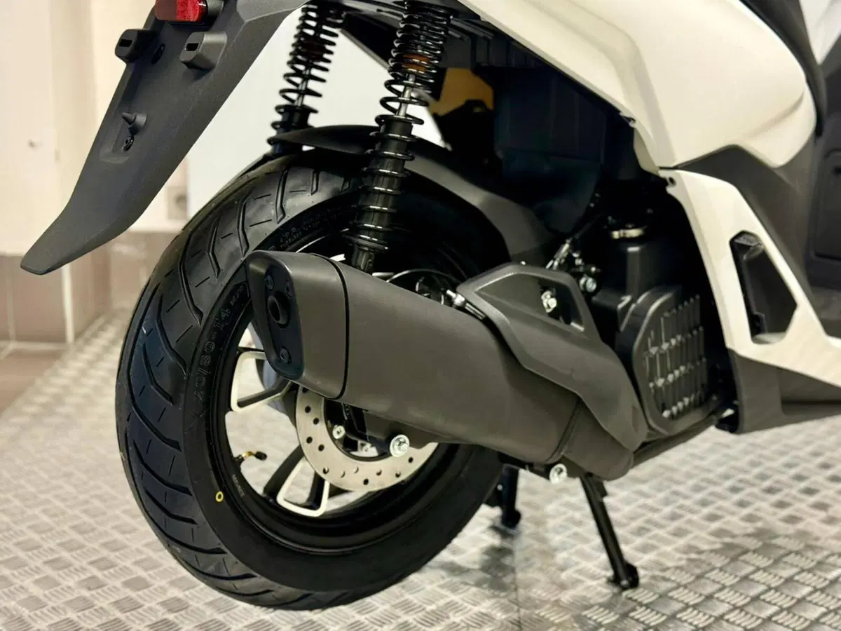 Voge Sfida SR16 200 (2025 - 26) (12)