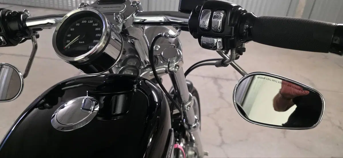Harley-Davidson 883 Custom (2001 - 05) - XL 53C (3)
