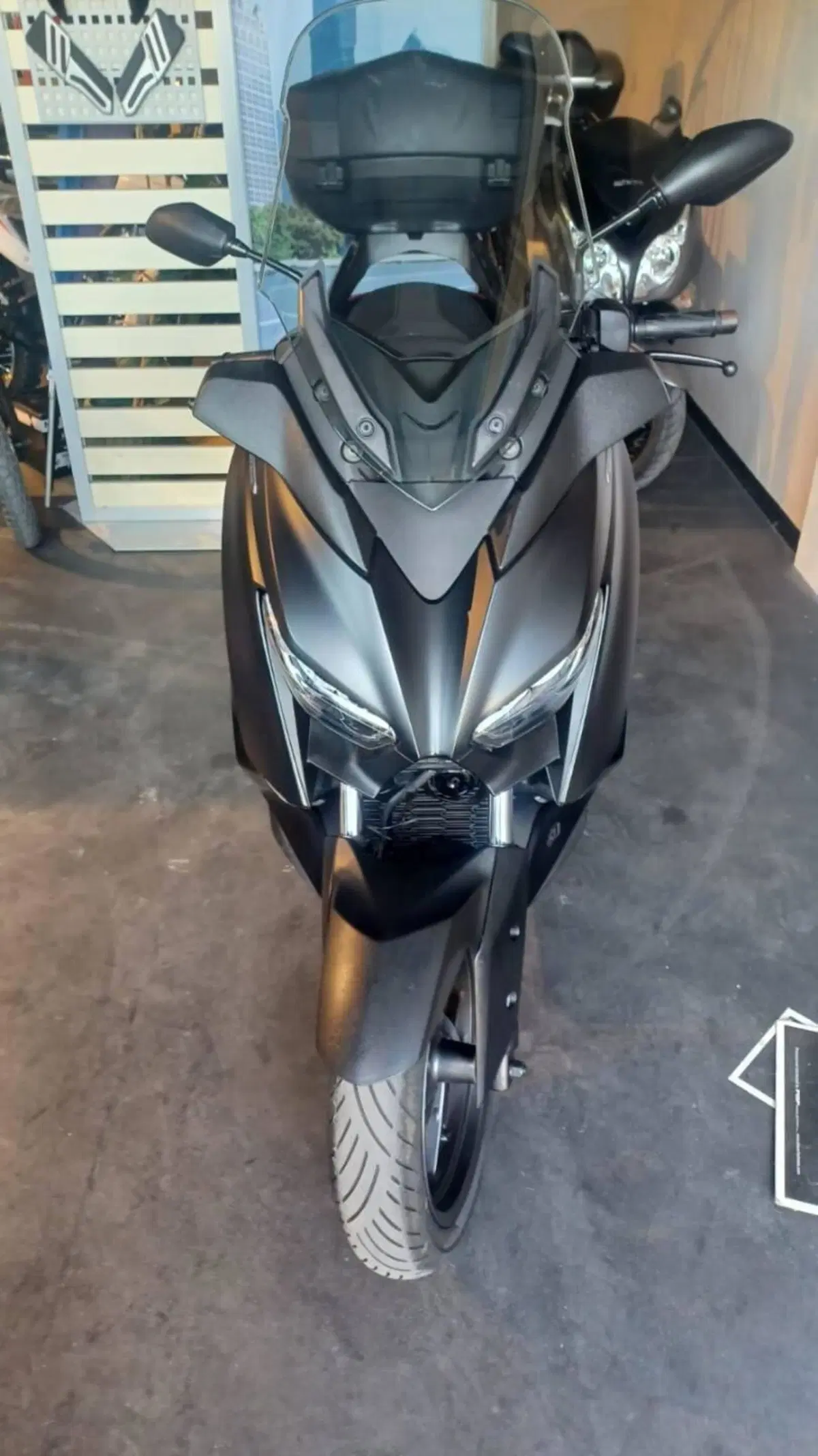 Yamaha X-Max 300 Tech Max (2020) (4)