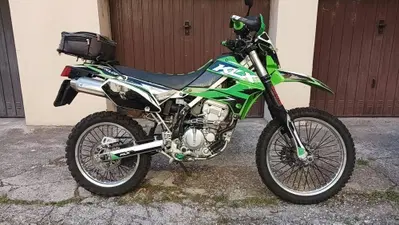 Kawasaki KLX 250 (2009) usata