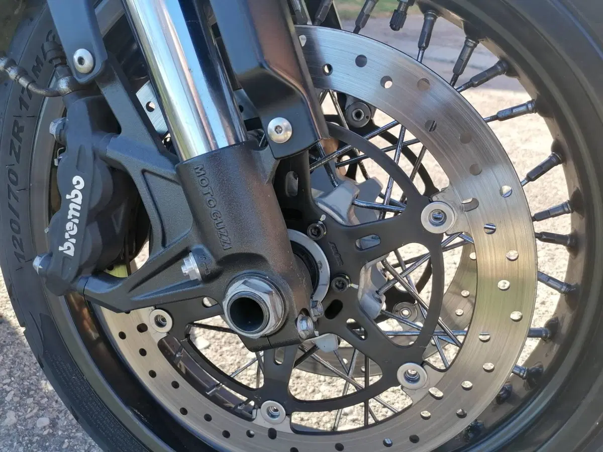 Moto Guzzi Griso 1200 8V Special Edition (2009 - 11) (5)