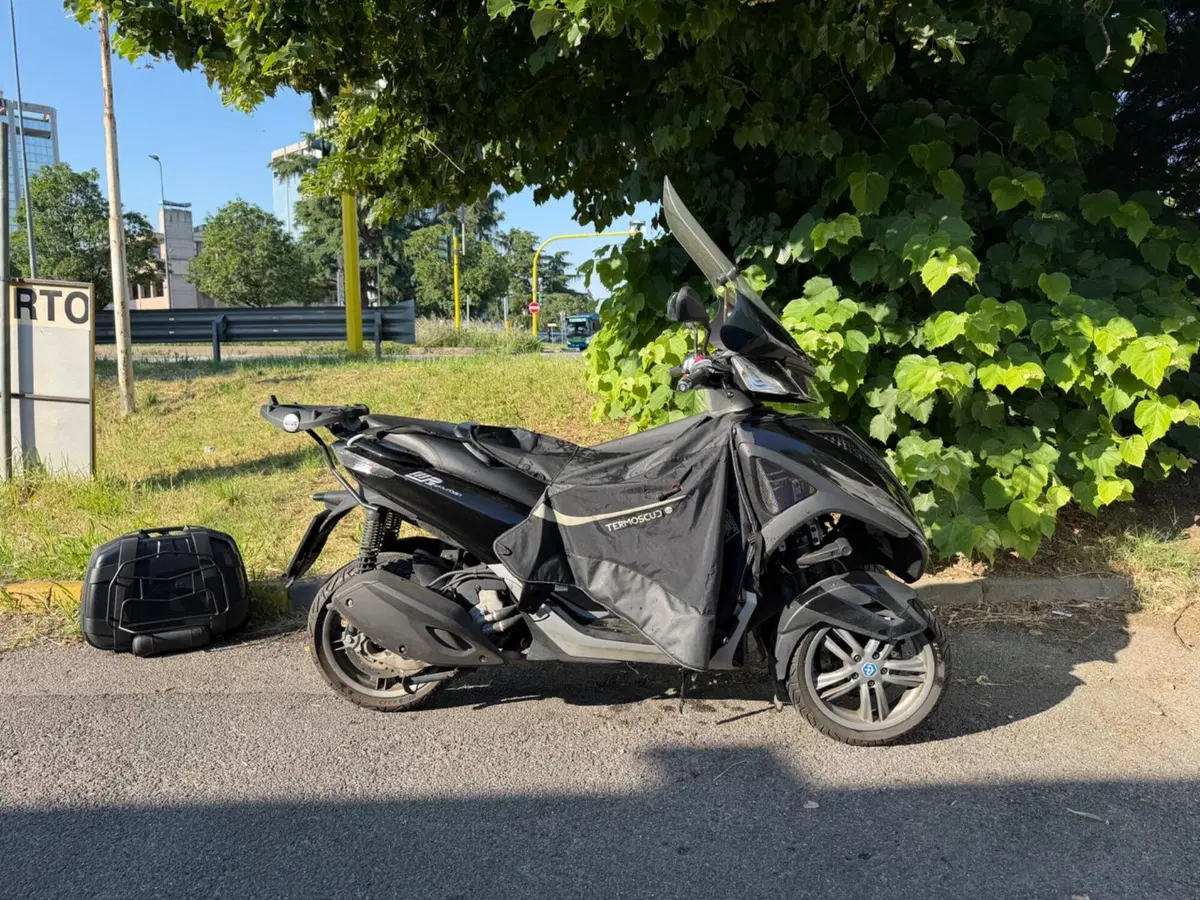 Piaggio Mp3 300 ie Yourban ERL (2011 - 17) (6)