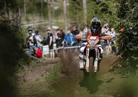 EnduroGP26 #5 Finlandia D1. Verona-Garcia, KTM, scontro avvicinato [VIDEO]