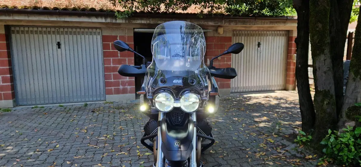 Moto Guzzi V85 TT (2021 - 23) (10)