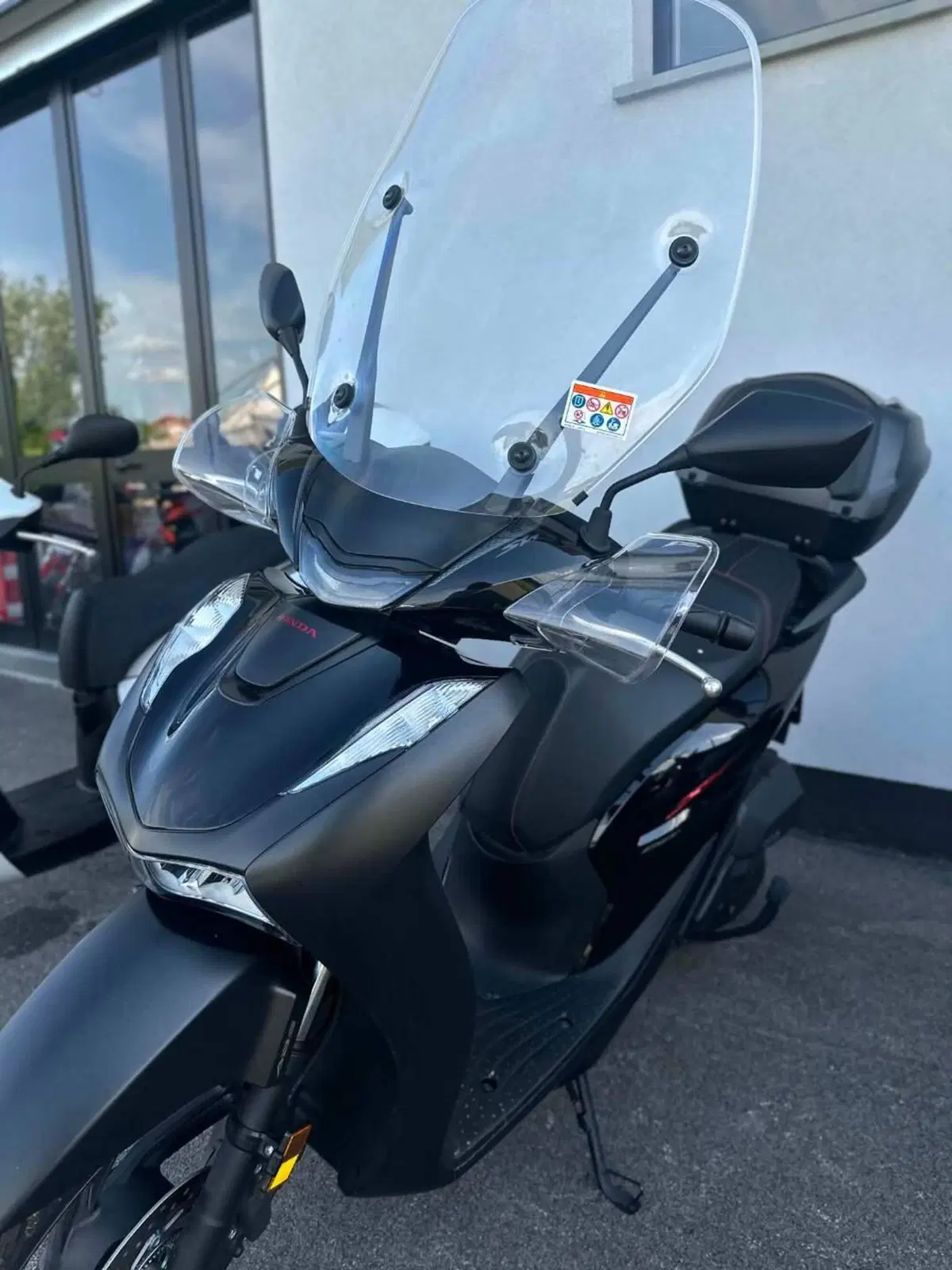 Honda SH 150i (2024 - 25) (3)