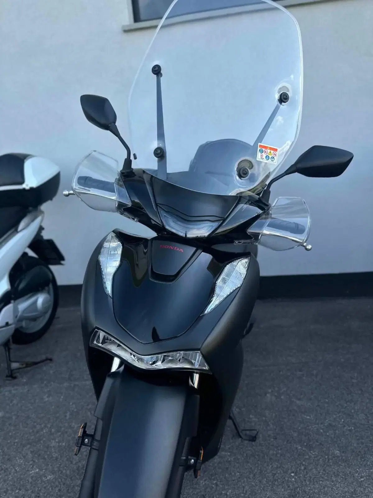 Honda SH 150i (2024 - 25) (6)