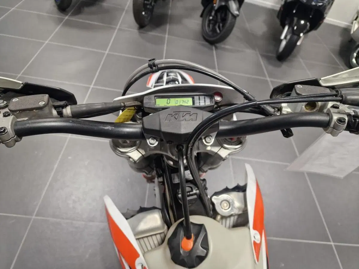 KTM 250 EXC TPI (2020) (2)