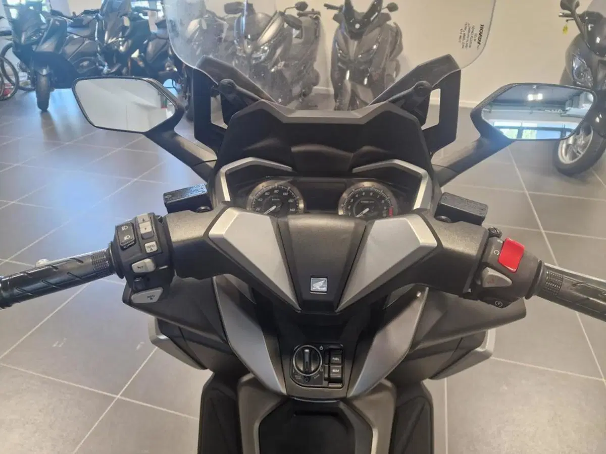 Honda Forza 350 (2022 - 24) (2)