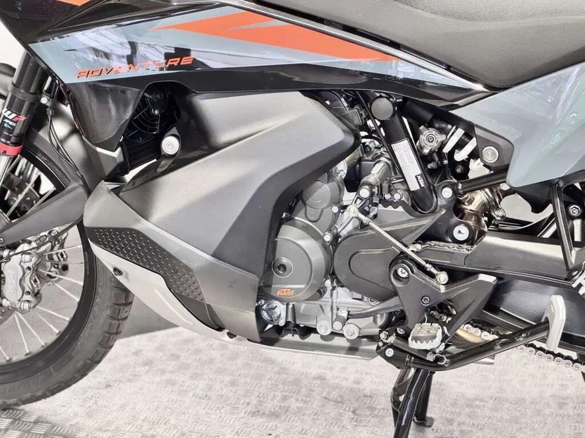 KTM 890 Adventure R Rally (2024 - 25) (5)