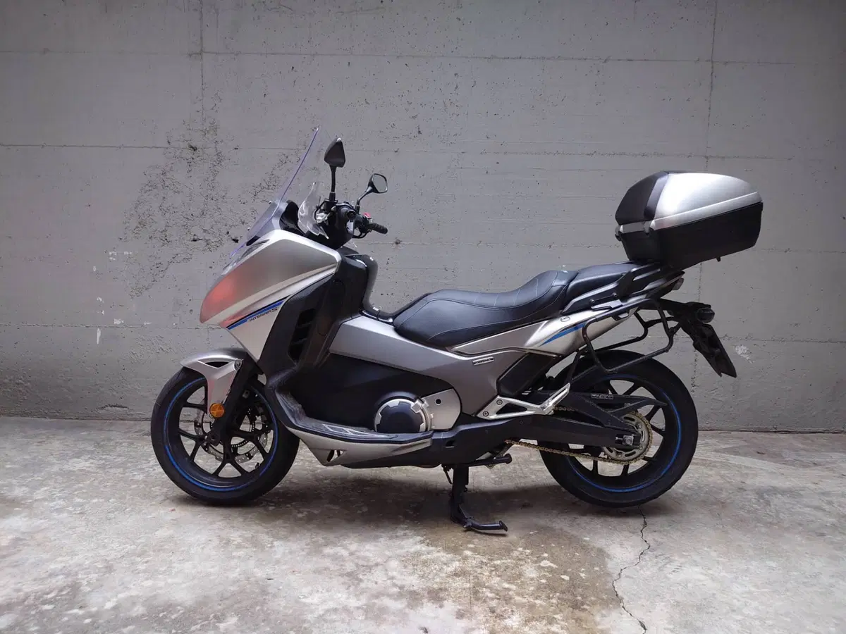 Honda Integra 750 DCT Sport (2017) (2)