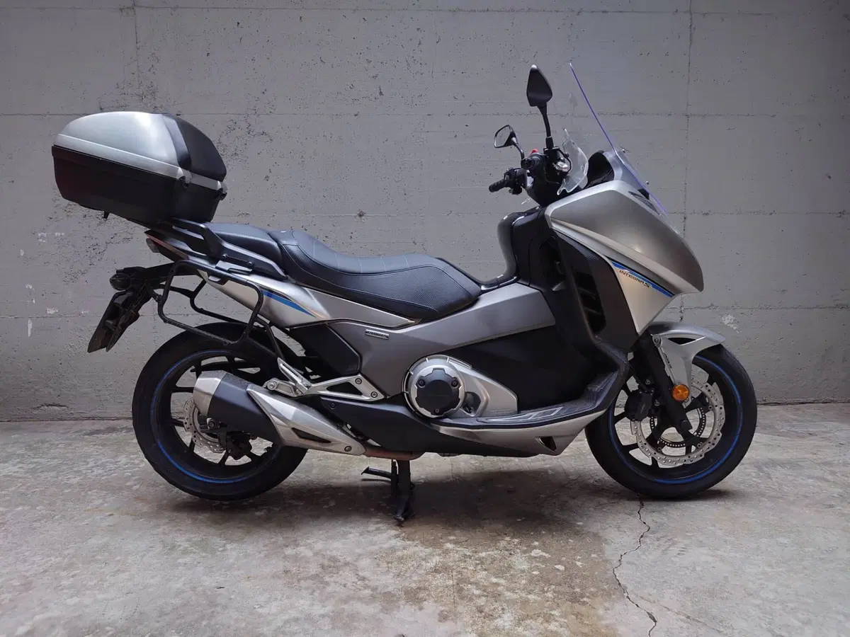 Honda Integra 750 DCT Sport (2017) (4)