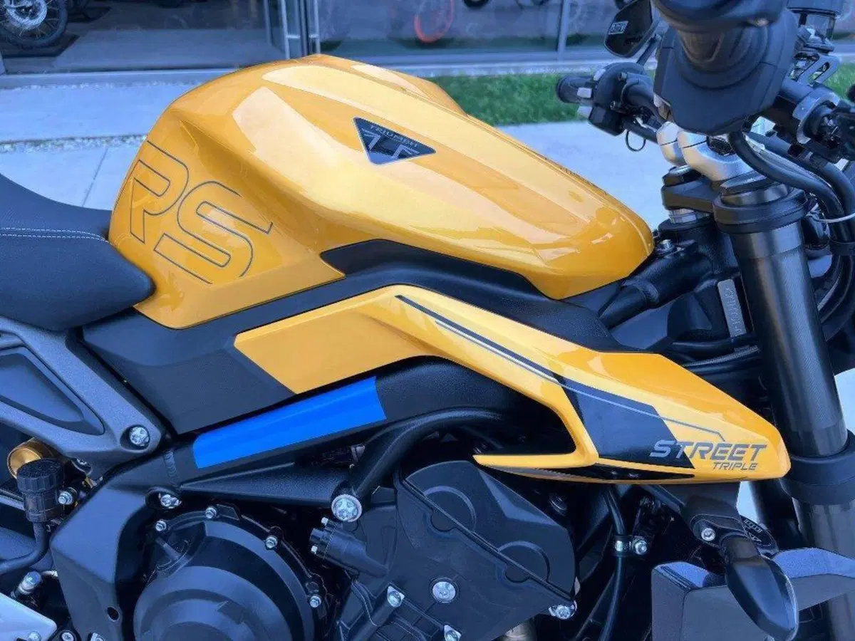 Triumph Street Triple 765 RS (2023 - 26) (4)