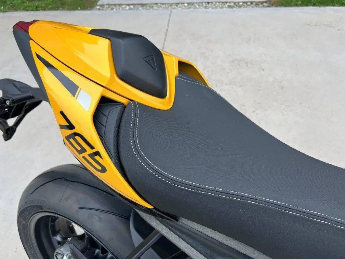 Triumph Street Triple 765 RS (2023 - 26) (3)