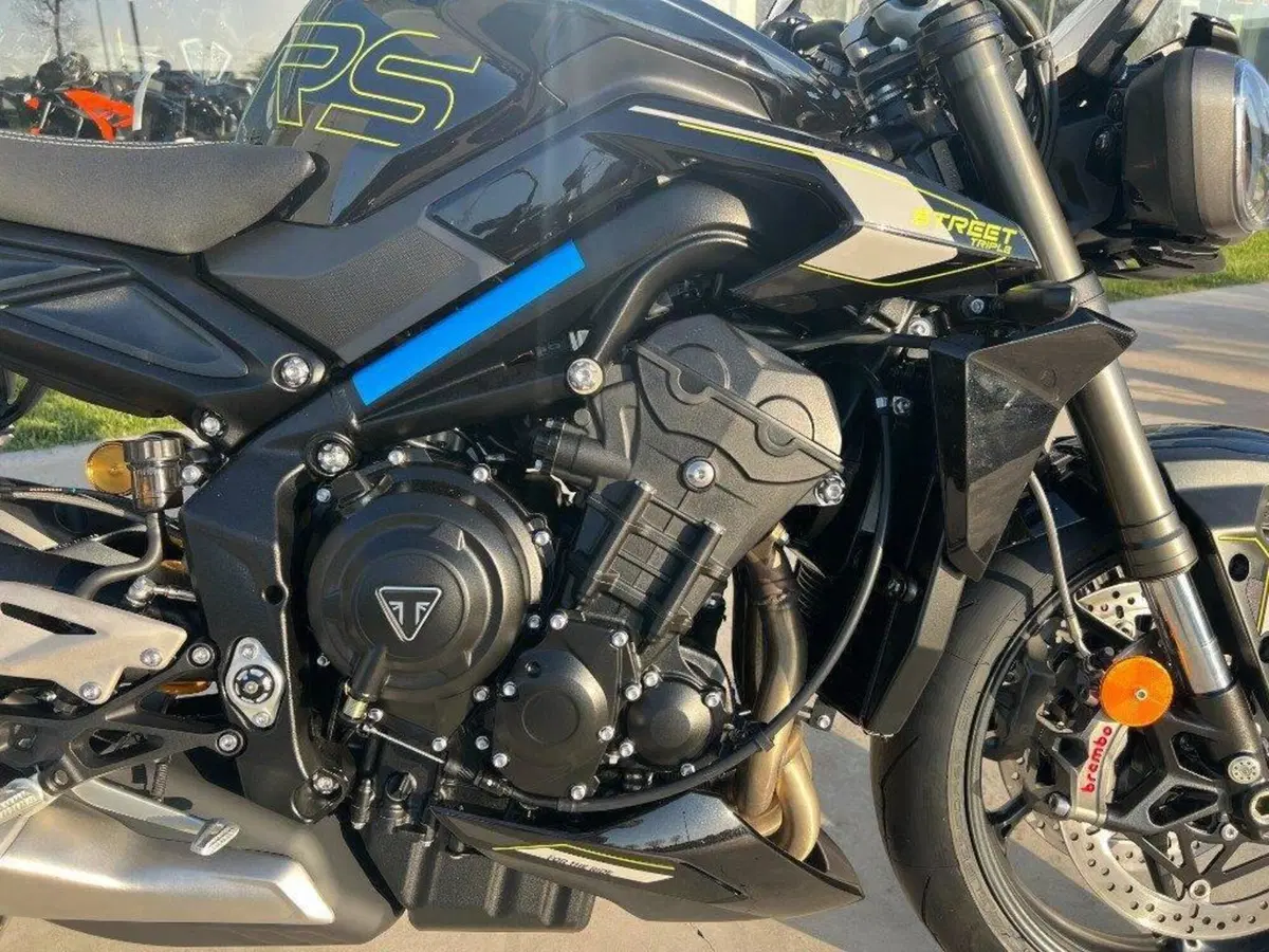 Triumph Street Triple RS (2020 - 22) (4)