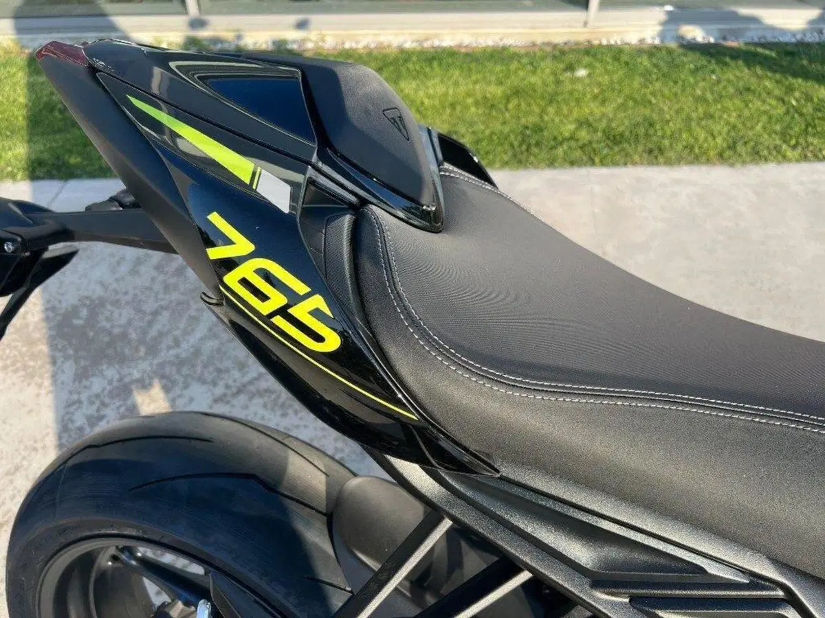 Triumph Street Triple RS (2020 - 22) (5)
