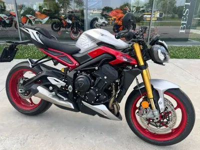 Triumph Street Triple 765 RX (2026) usata