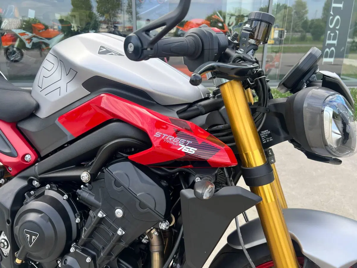 Triumph Street Triple 765 RX (2026) (2)