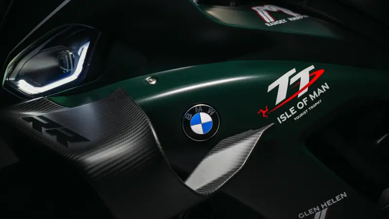 BMW M1000RR Limited Edition Isle of Man TT: tutto quello che c'&egrave; da sapere [GALLERY]