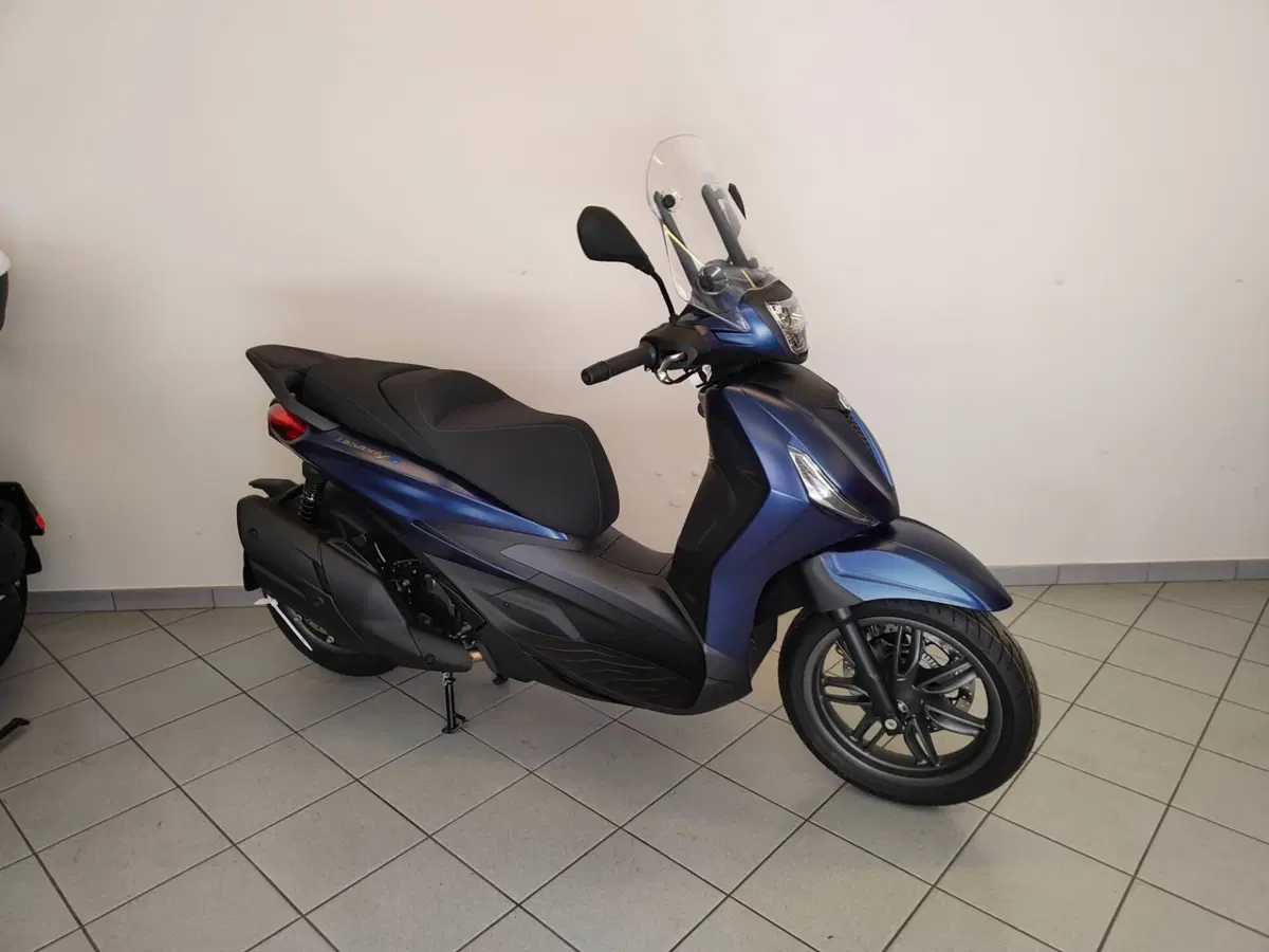 Piaggio Beverly 400 S (2025 - 26) (2)
