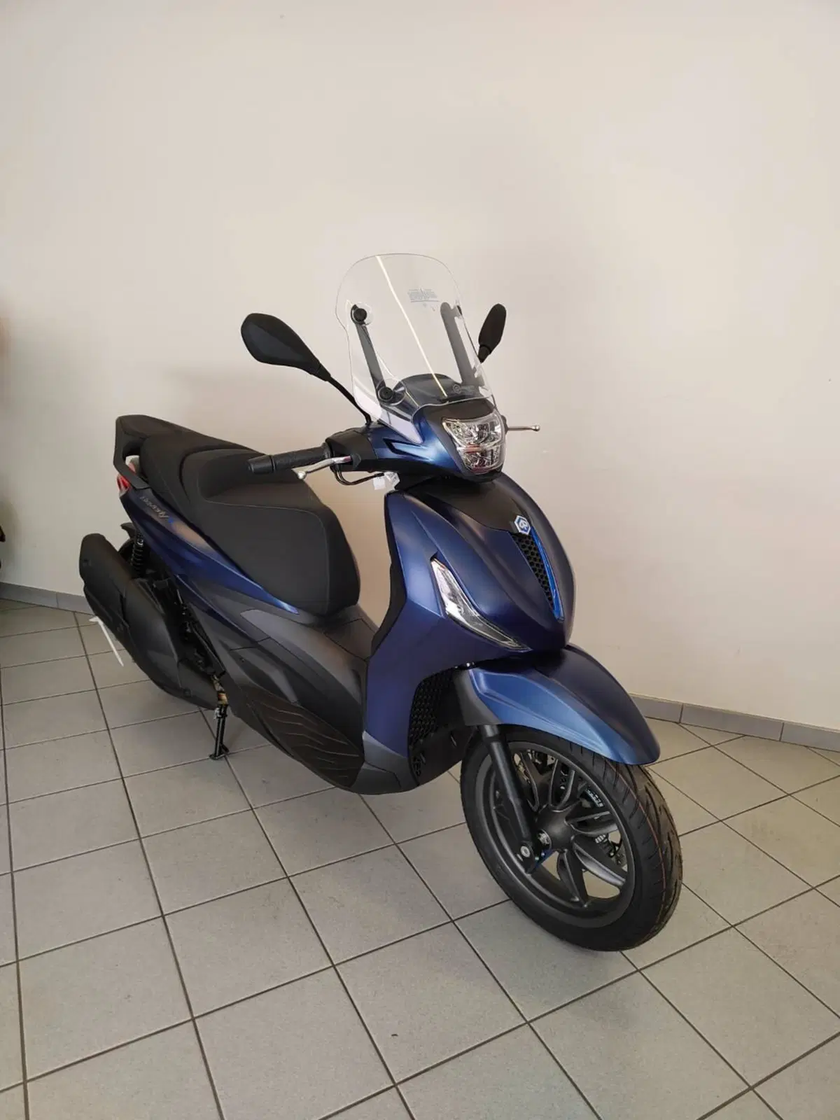 Piaggio Beverly 400 S (2025 - 26) (5)