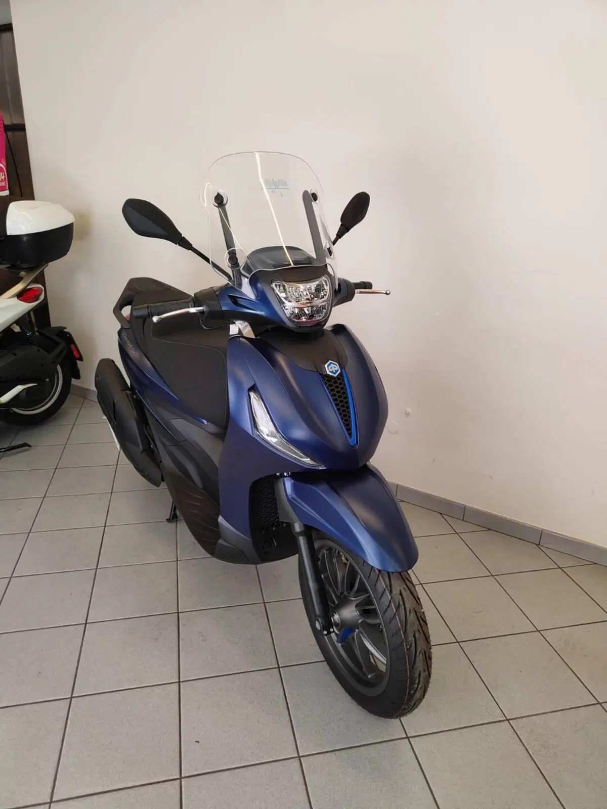 Piaggio Beverly 400 S (2025 - 26) (6)