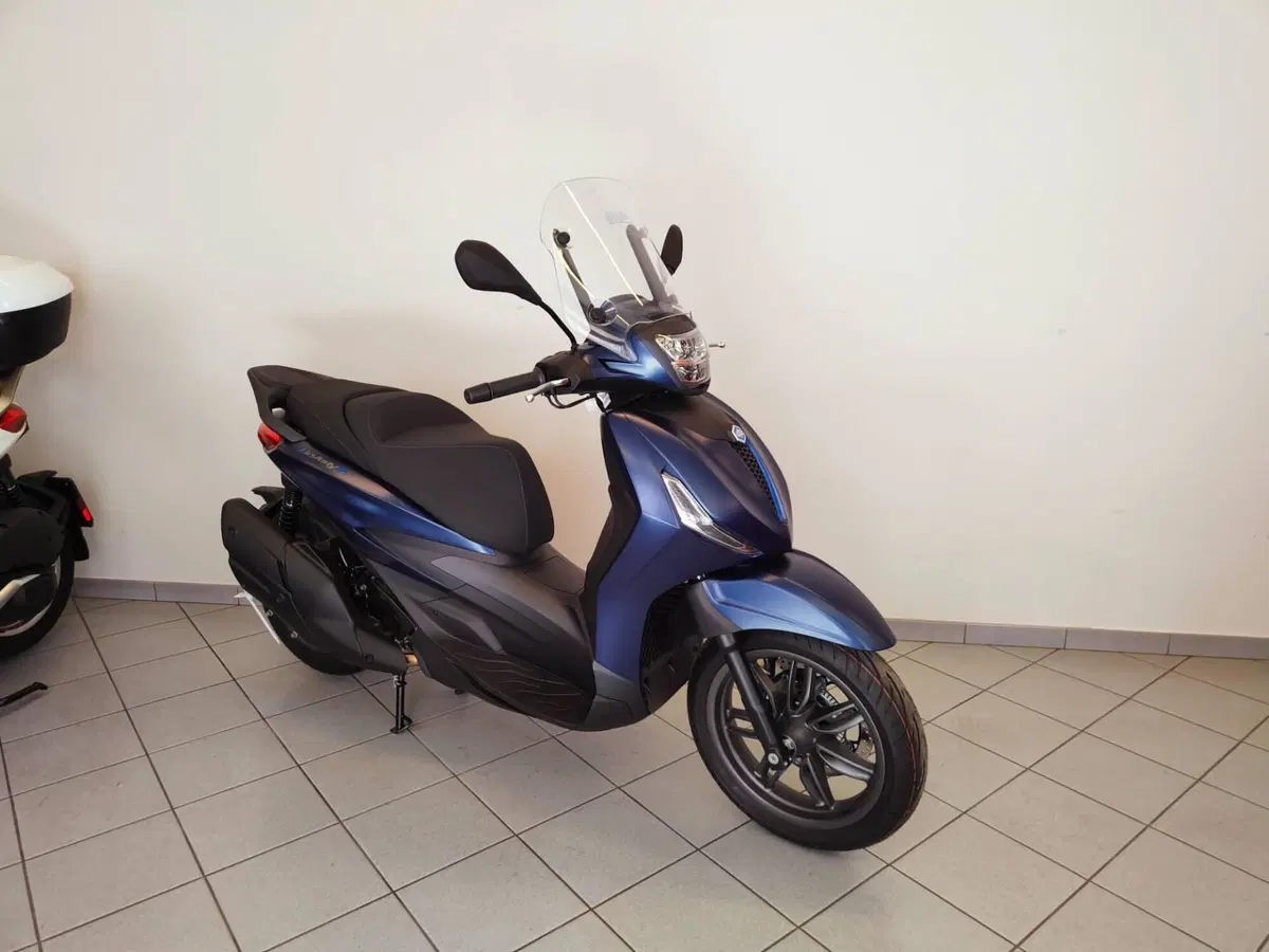 Piaggio Beverly 400 S (2025 - 26) (10)