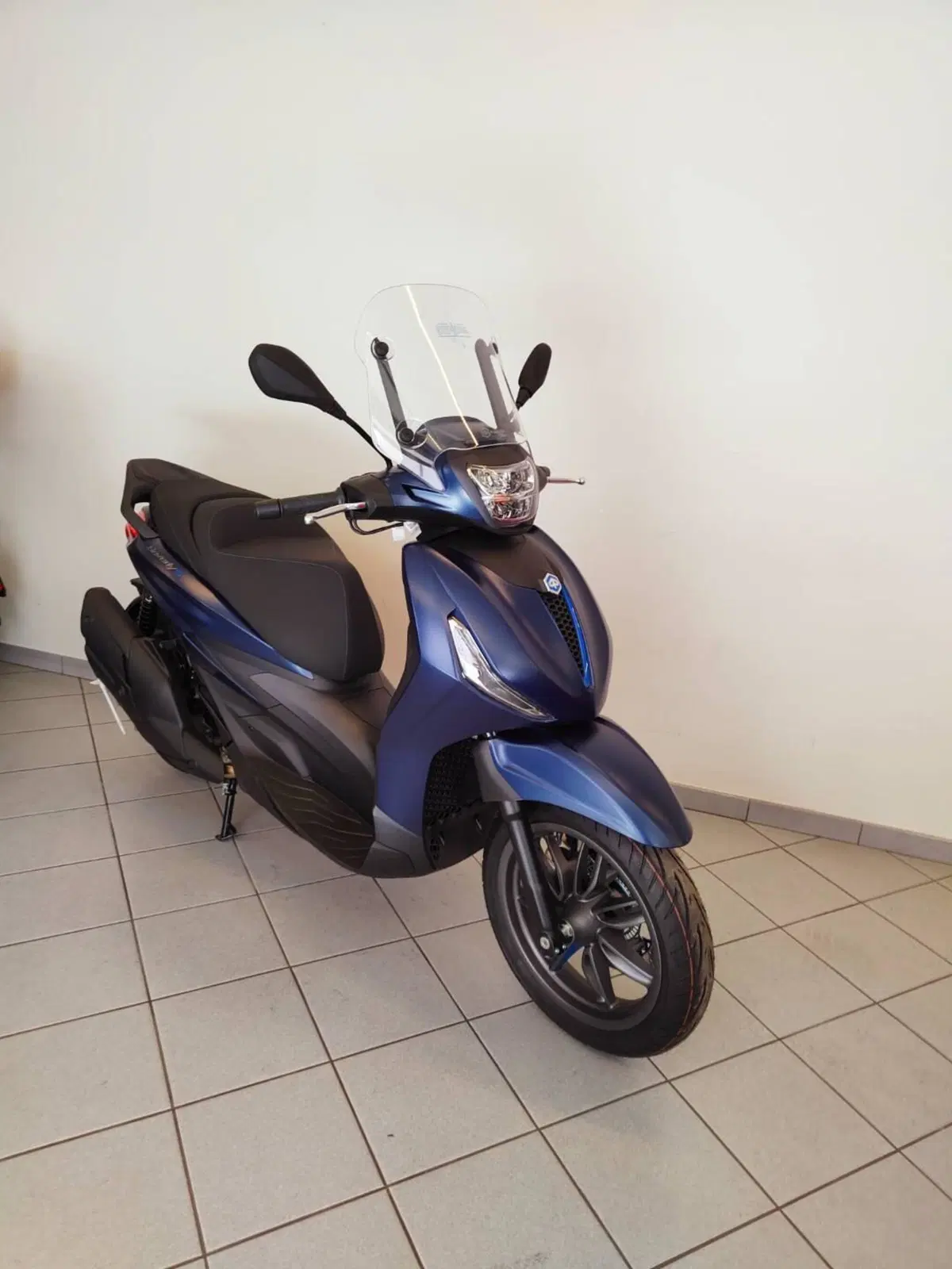 Piaggio Beverly 400 S (2025 - 26) (12)