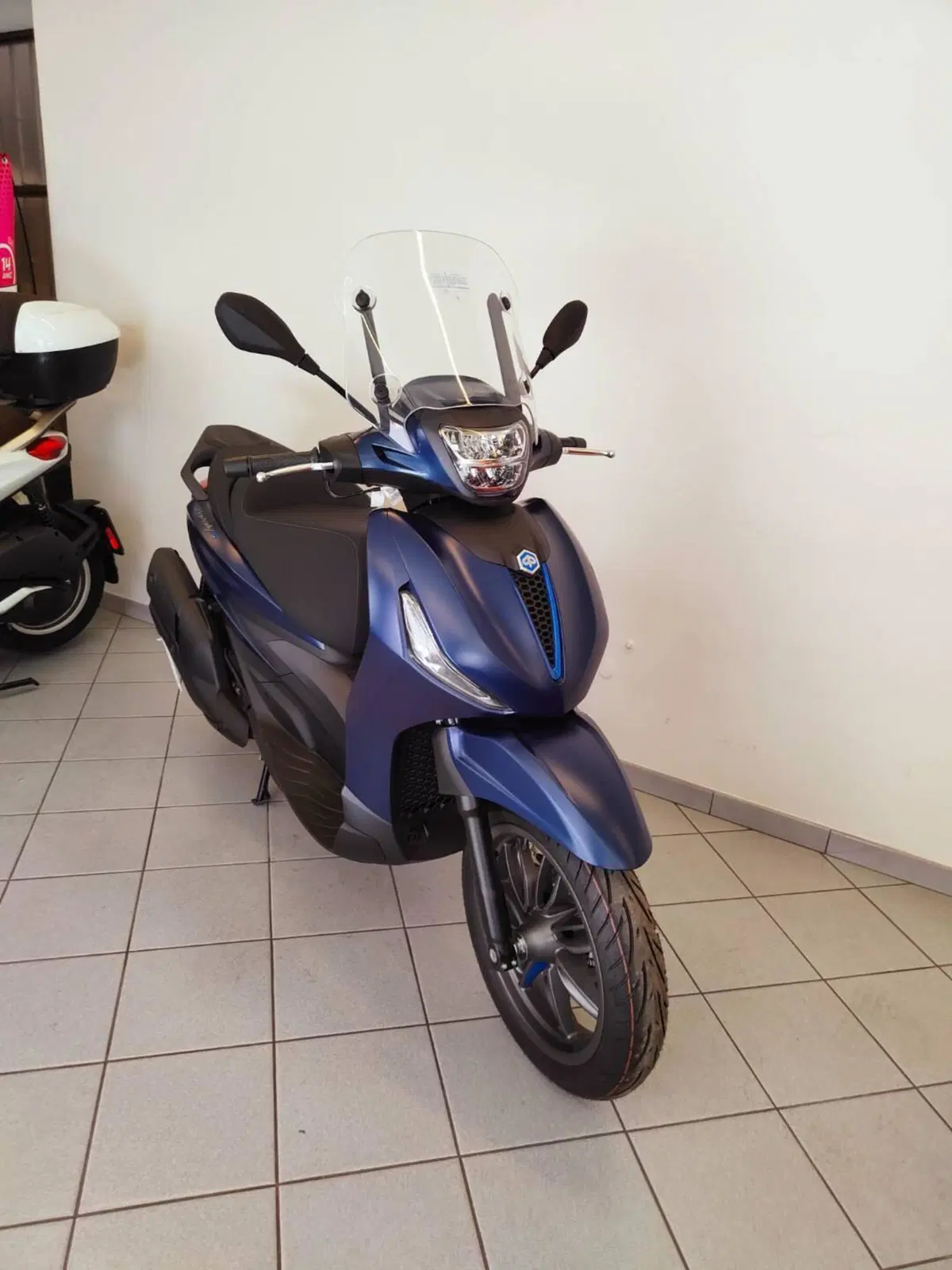 Piaggio Beverly 400 S (2025 - 26) (13)