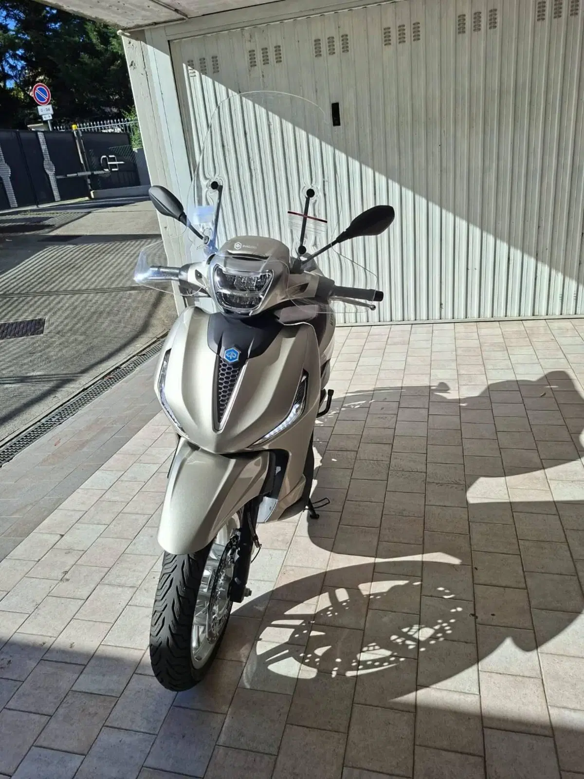 Piaggio Beverly 300 ABS-ASR (2021 - 25) (6)