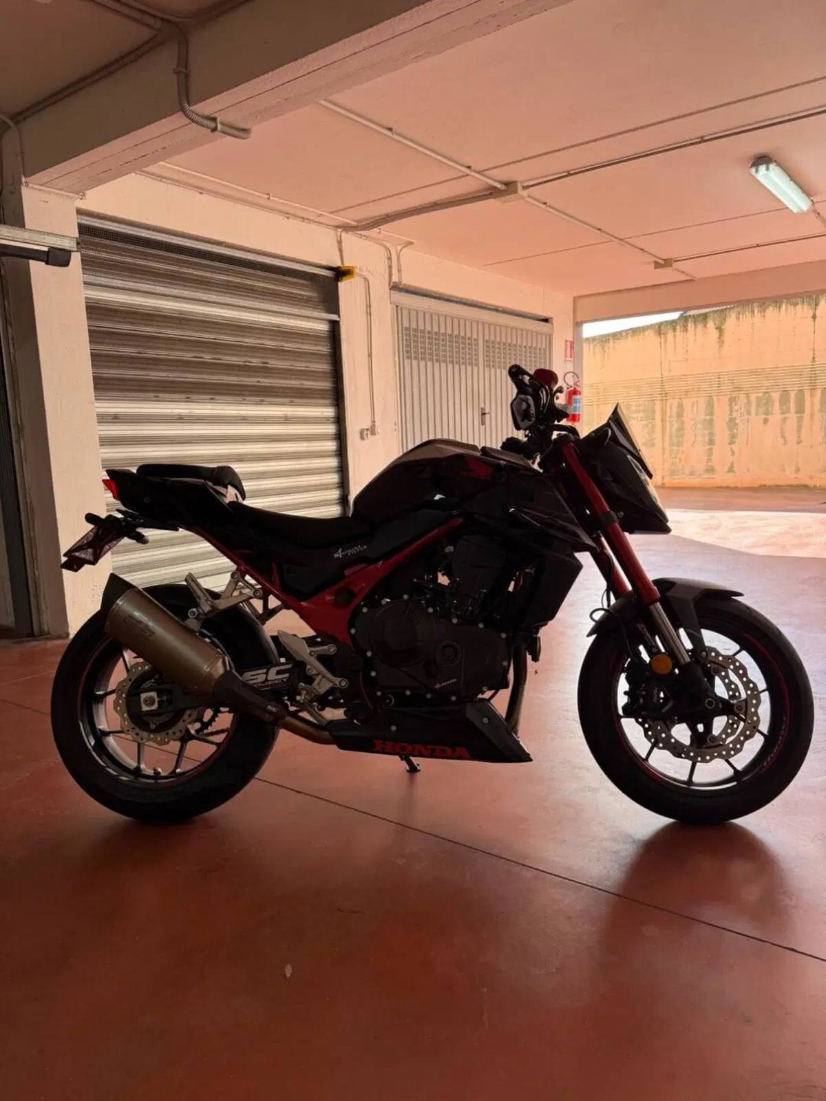 Honda CB 750 Hornet (2023 - 24) (3)