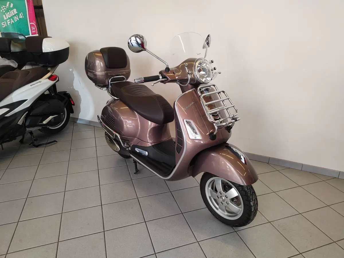 Vespa GTS 300 Touring ABS (2017 - 19) (2)