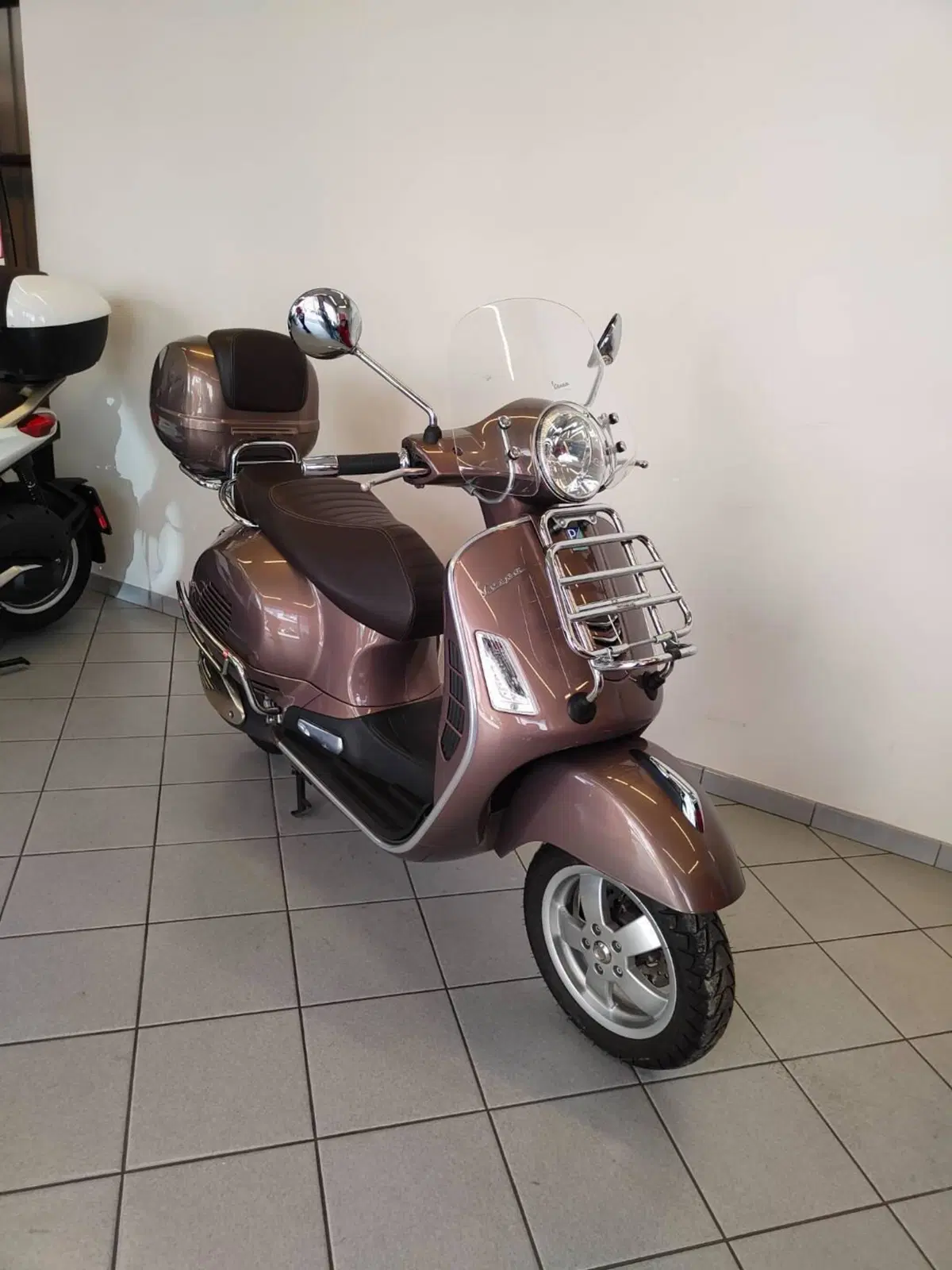 Vespa GTS 300 Touring ABS (2017 - 19) (3)