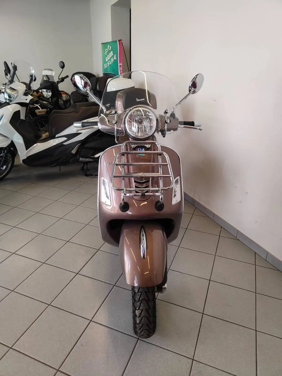 Vespa GTS 300 Touring ABS (2017 - 19) (5)